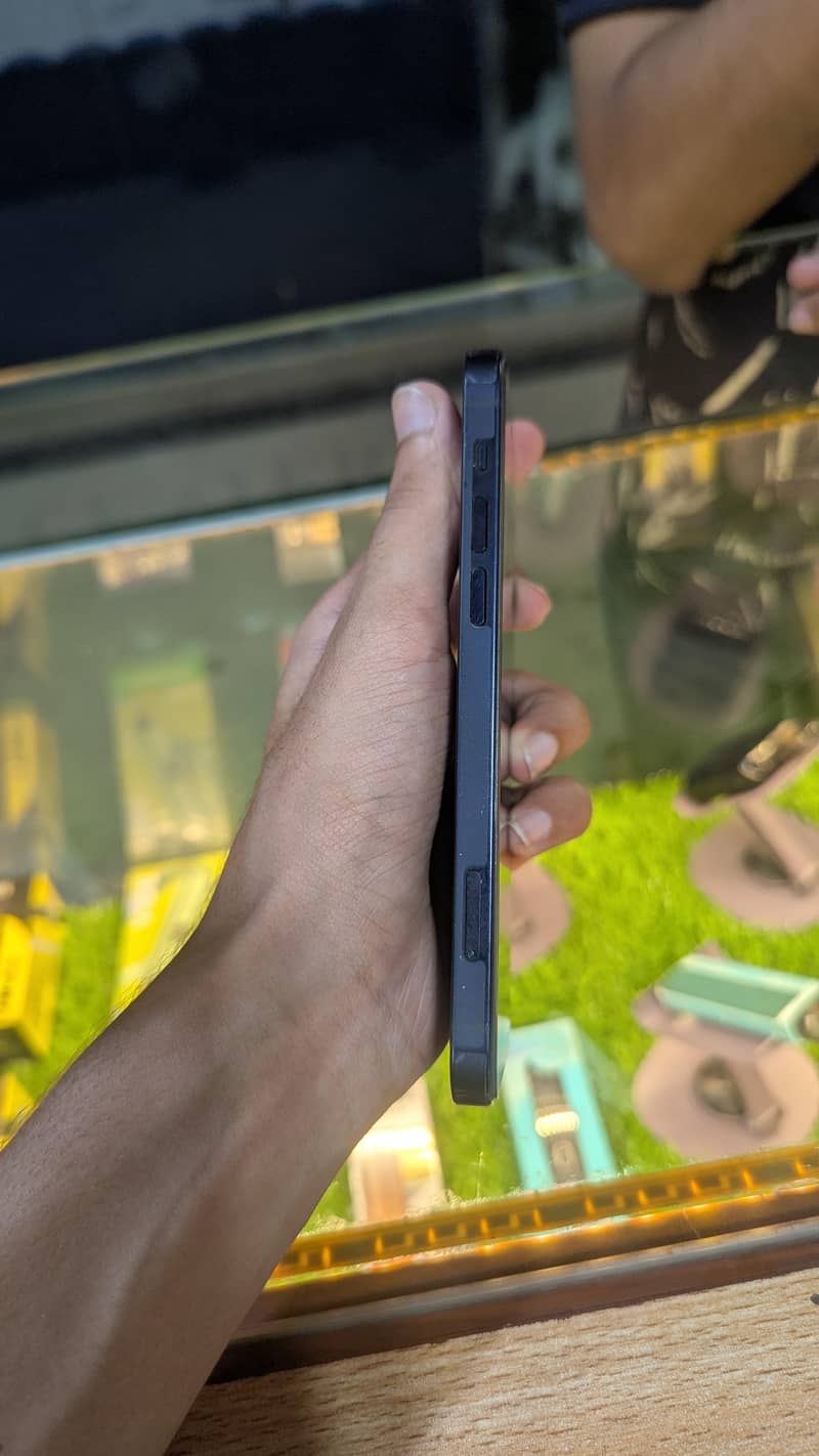 Apple iPhone 12 2