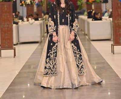 beautiful black and gold wedding/party fancy dress