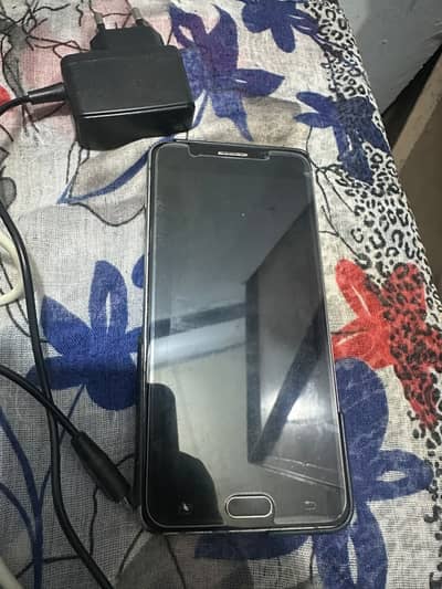 Samsung A7 3gb ram 16gb storage dual sim