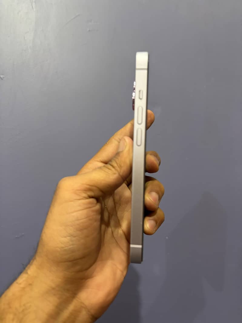 Apple iPhone 14 4