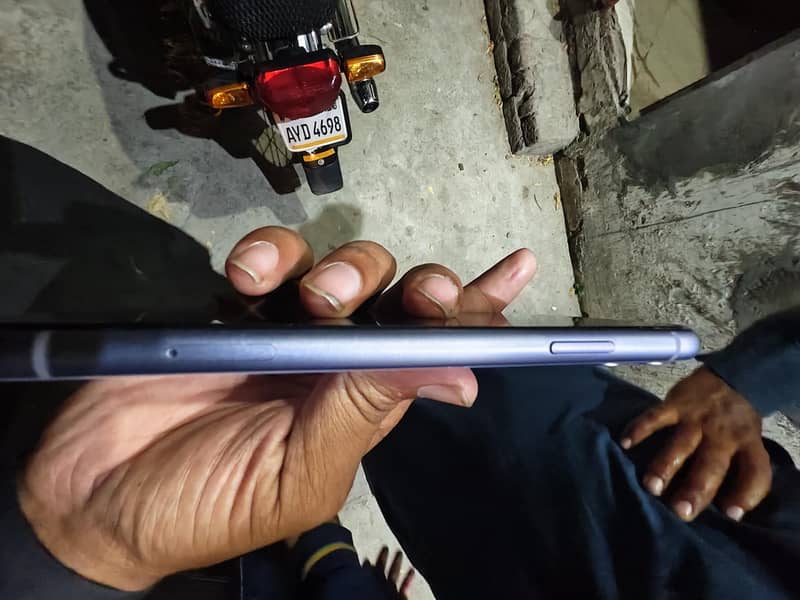Apple iPhone 11 5