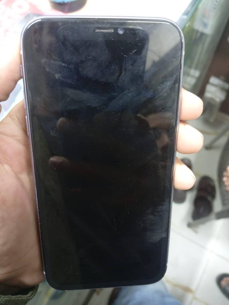 Apple iPhone 11 7