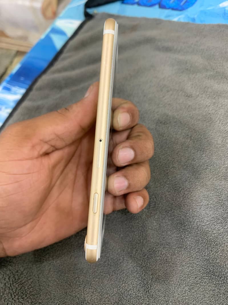 Apple iPhone 7 1
