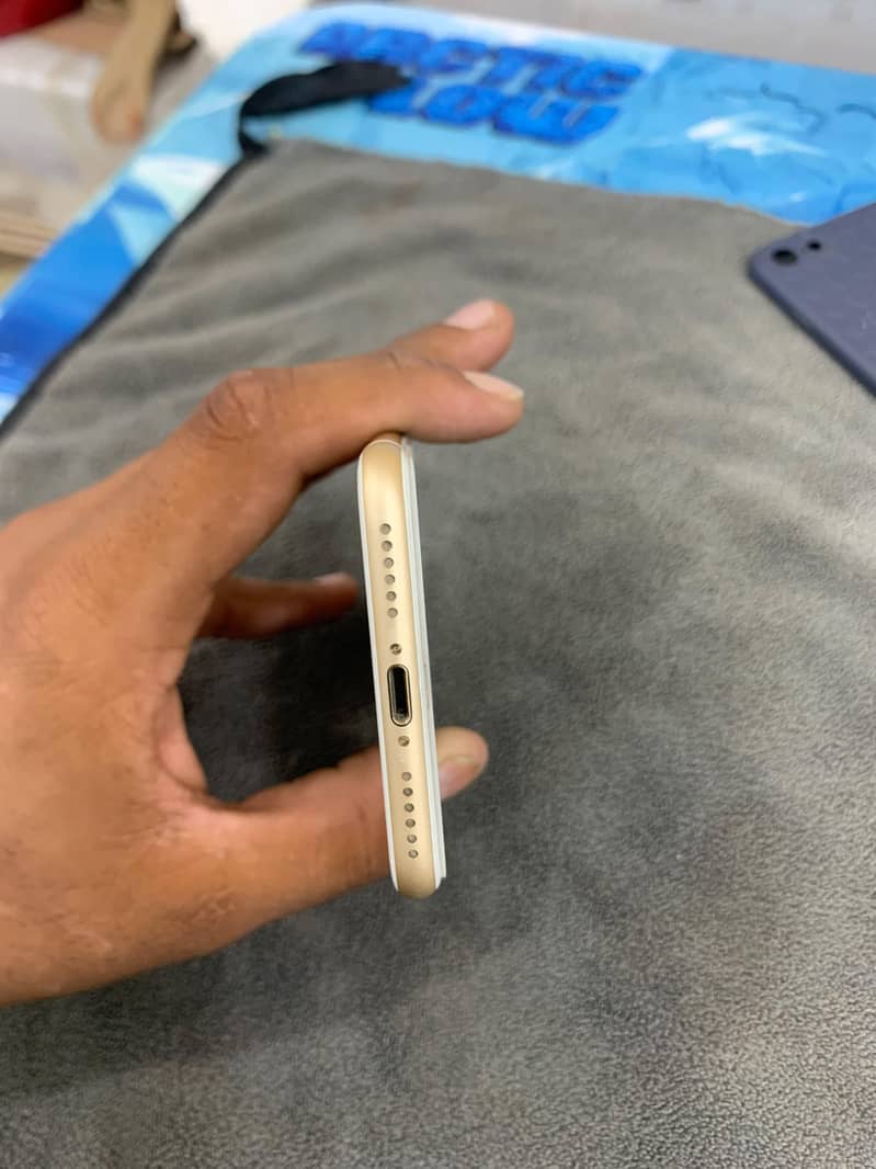 Apple iPhone 7 5