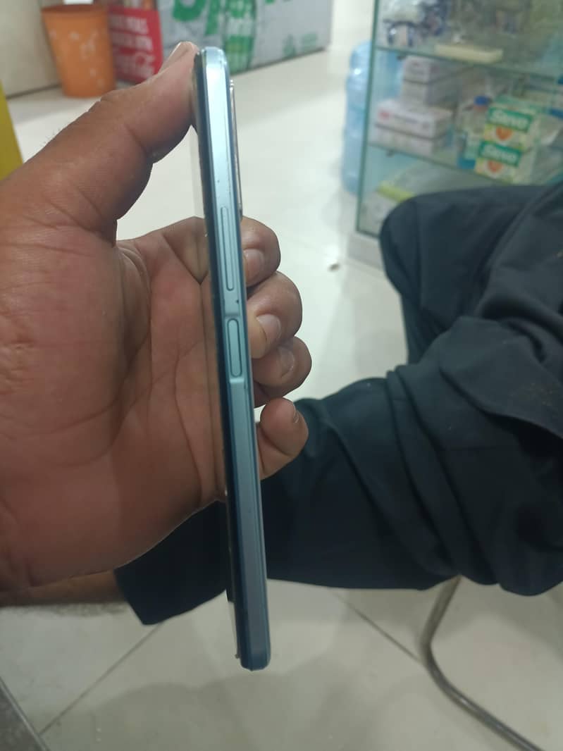 Vivo V21 1