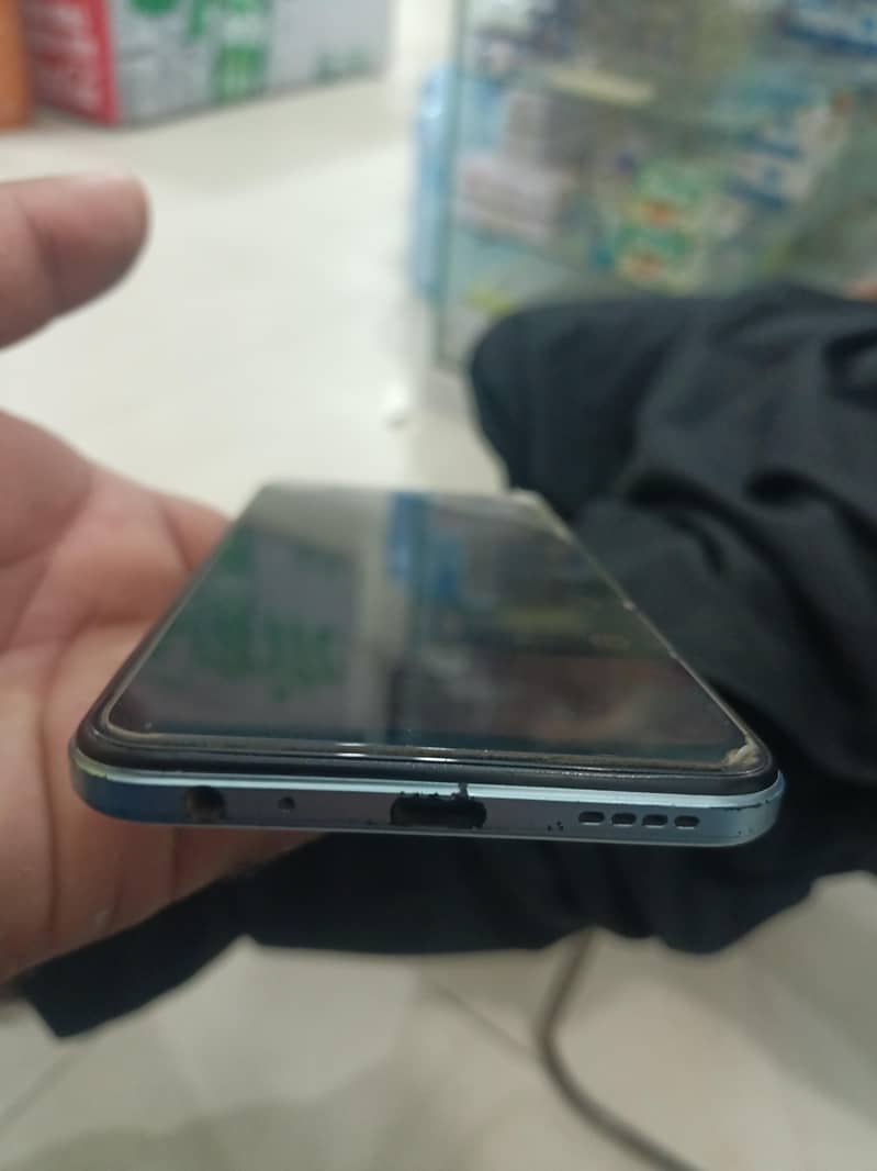 Vivo V21 3