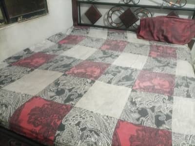 king bed with mattress