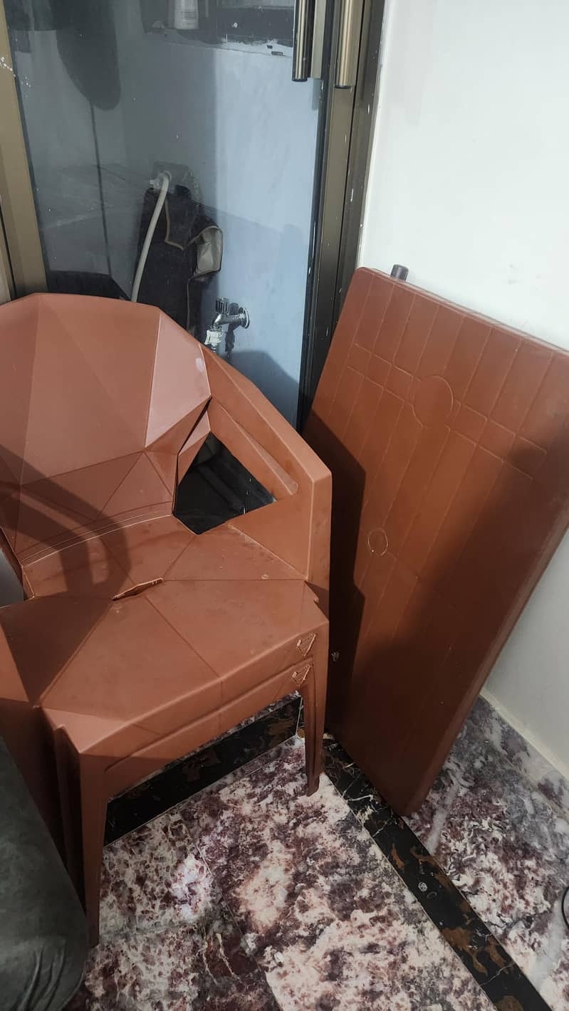plastic chair table 1