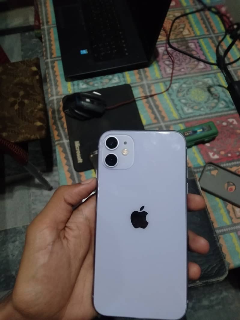 Apple iPhone 11 0