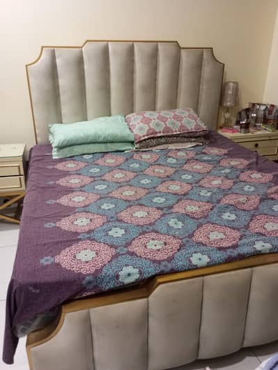 Double bed with side Tables