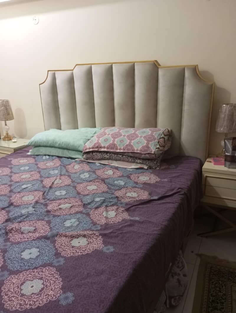 Double bed with side Tables 2