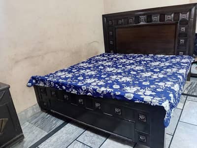 Queen size bed  without matress