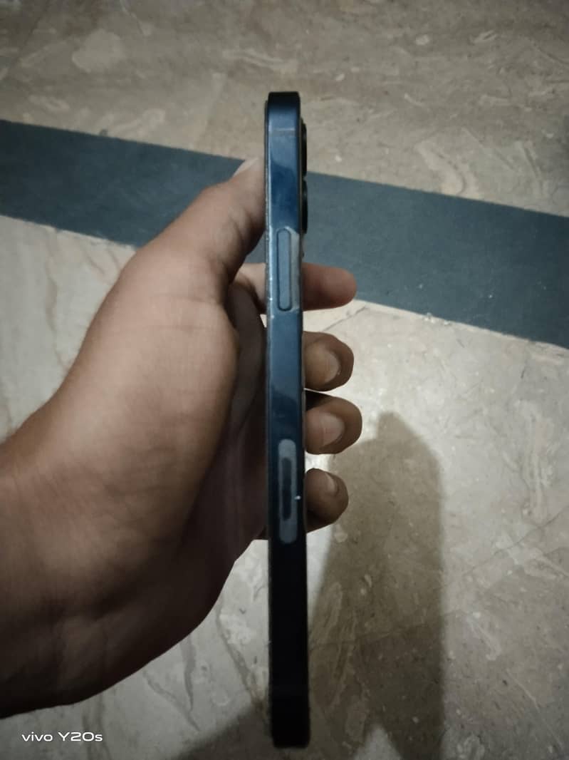 Apple iPhone 12 1