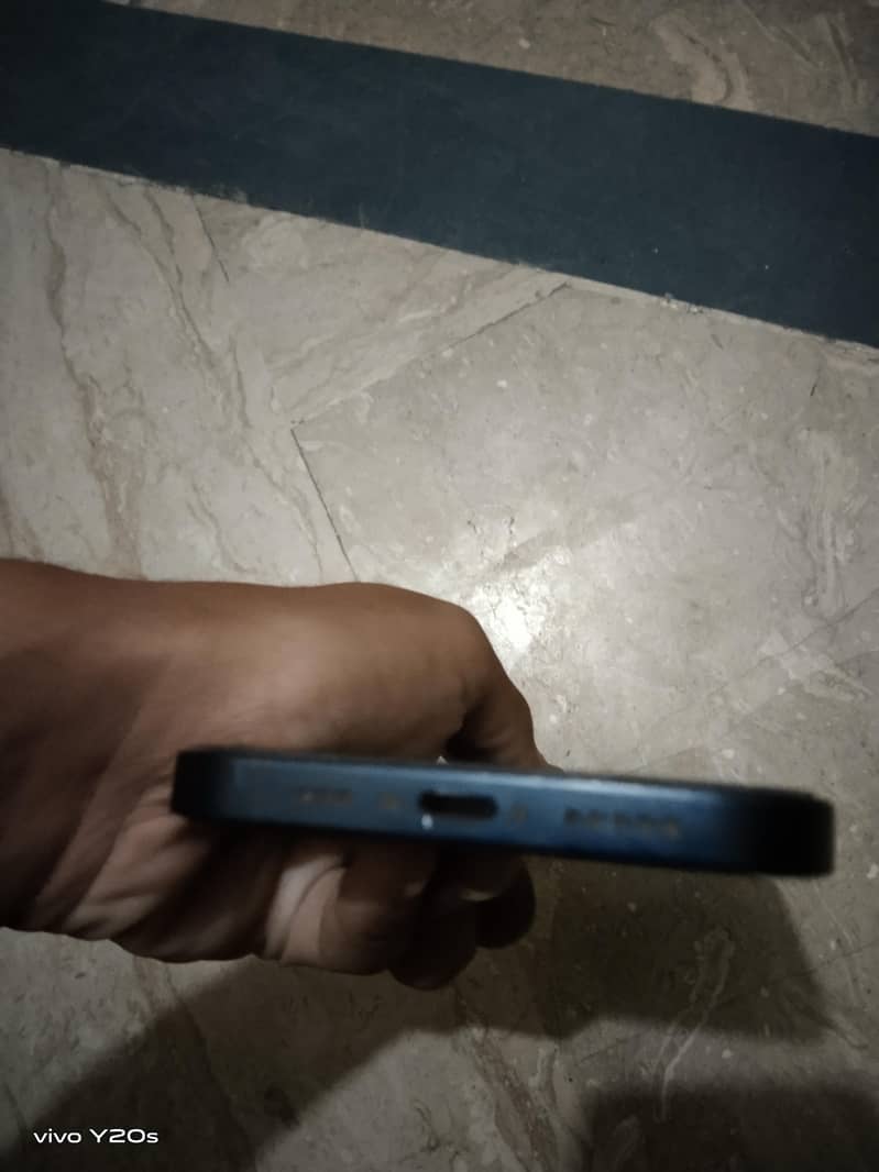 Apple iPhone 12 2