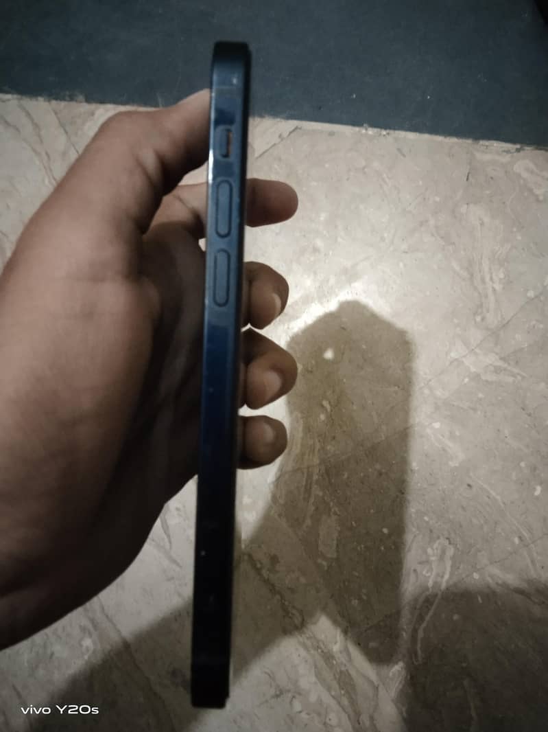 Apple iPhone 12 3