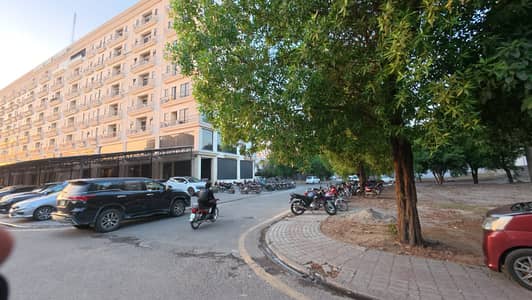 5 Marla 75 feet Commercial Plot for Sale in Nishtar Block Bahria Town Lahore Corner, 80 Feet Road