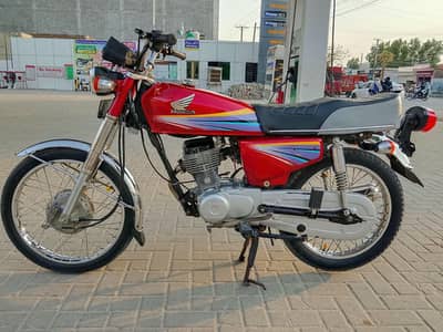 HONDA CG 125/2010. NON EURO MODEL RARE MODEL FOR SALE.
