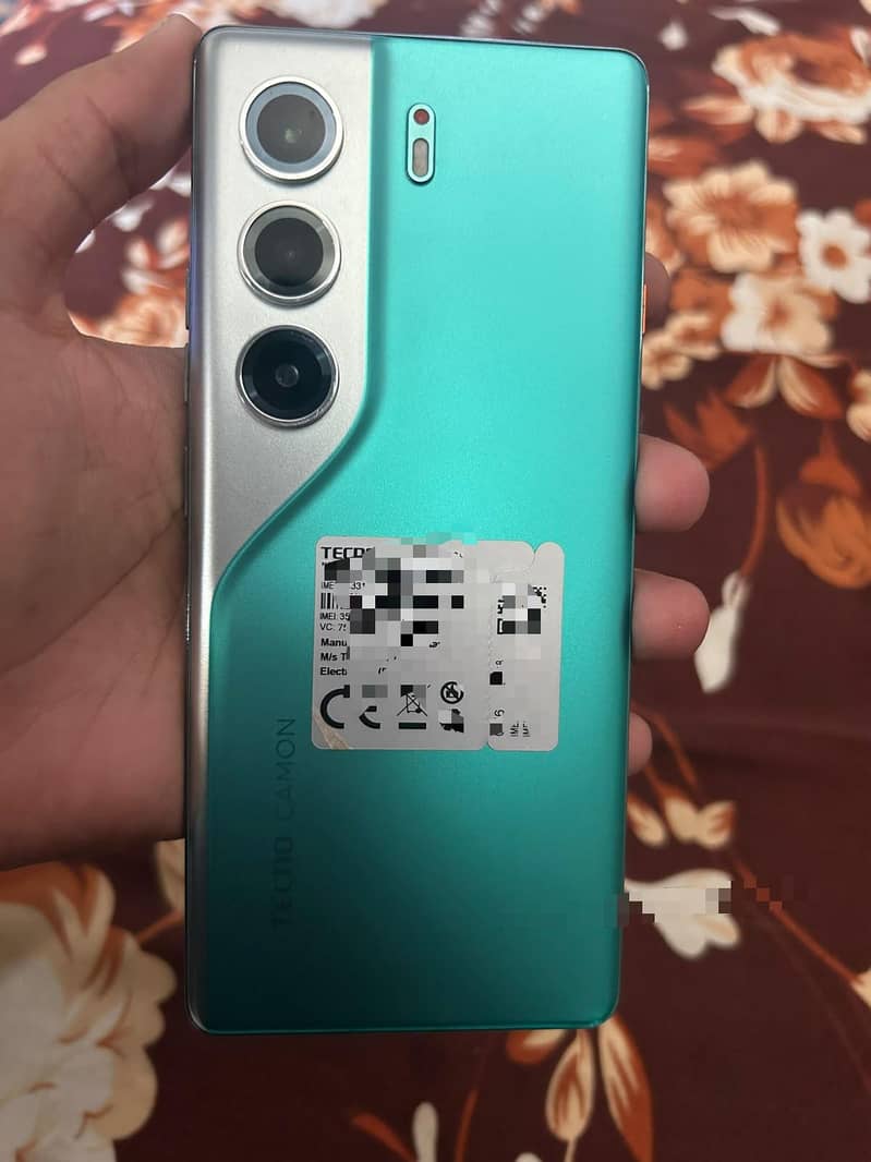 Tecno CAMON 40 Pro 1