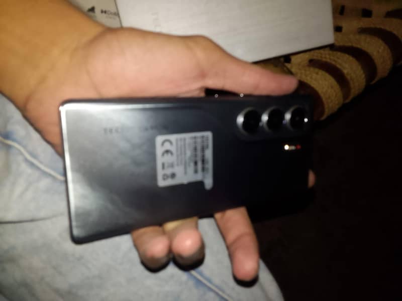 Tecno CAMON 40 Pro 4