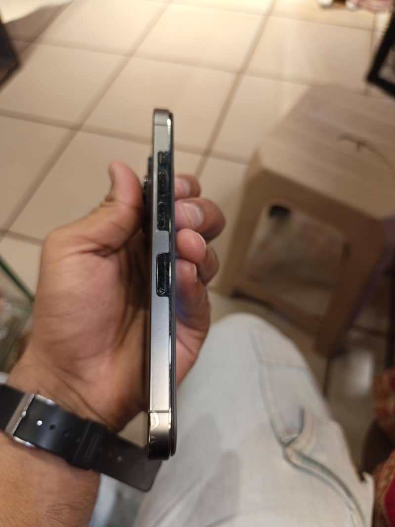 Apple iPhone 13 Pro 2