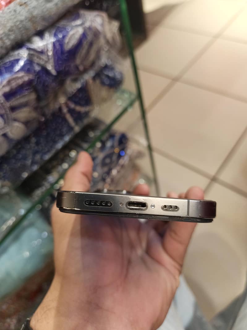 Apple iPhone 13 Pro 3