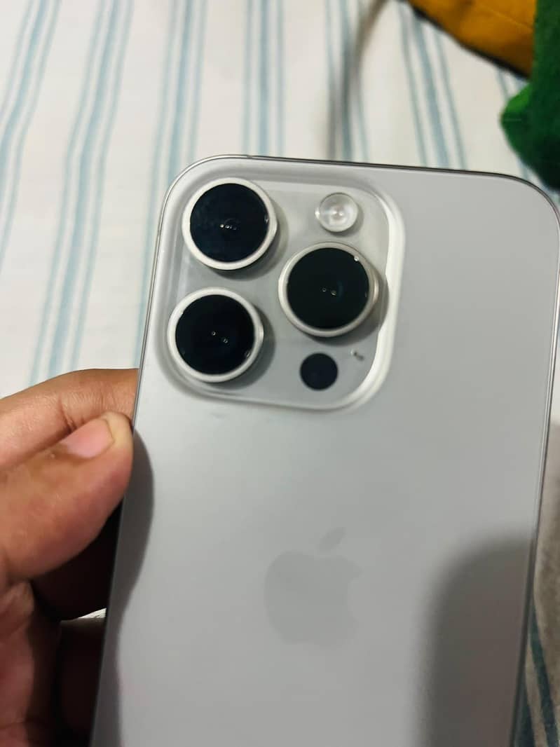 Apple iPhone 15 Pro 1