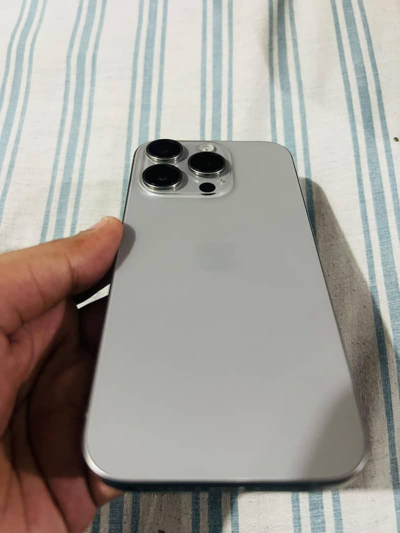 Apple iPhone 15 Pro 2