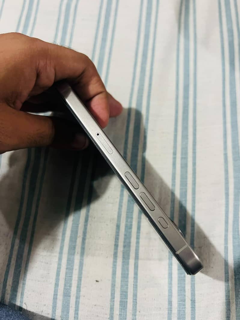 Apple iPhone 15 Pro 7