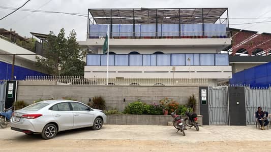 1000 Square Yards House In Stunning Gulshan-E-Iqbal - Block 4 Is Available For Sale