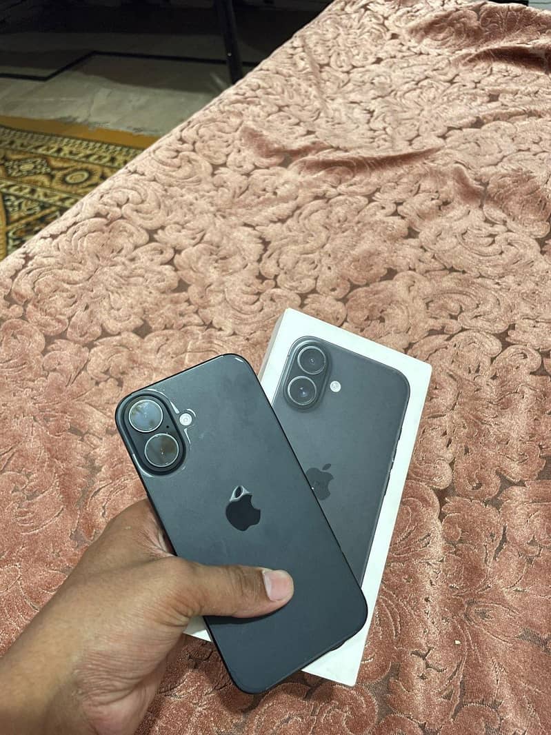 Apple iPhone 16 6