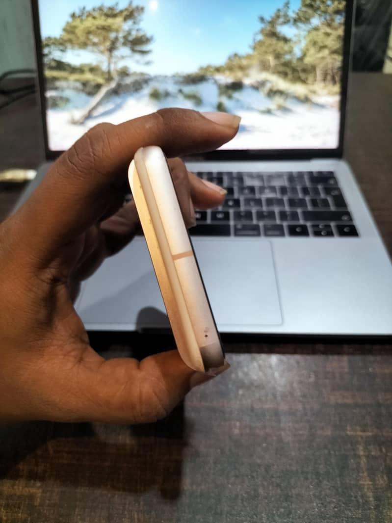 Google Pixel 8 4