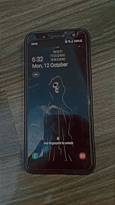 Samsung Mobile J6