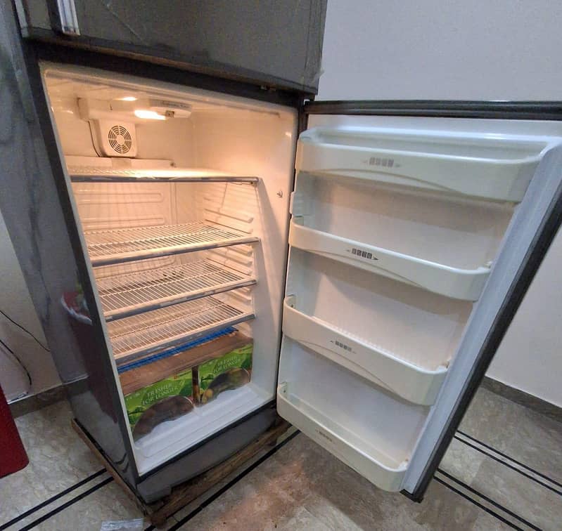 بہترین کنڈیشن ریفریجریٹر 1