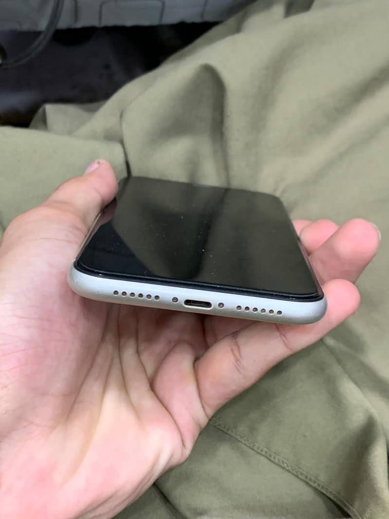 Apple iPhone 11 1