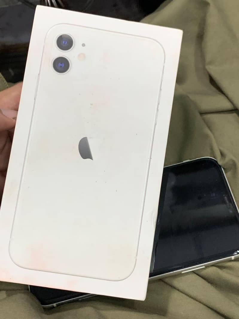 Apple iPhone 11 3