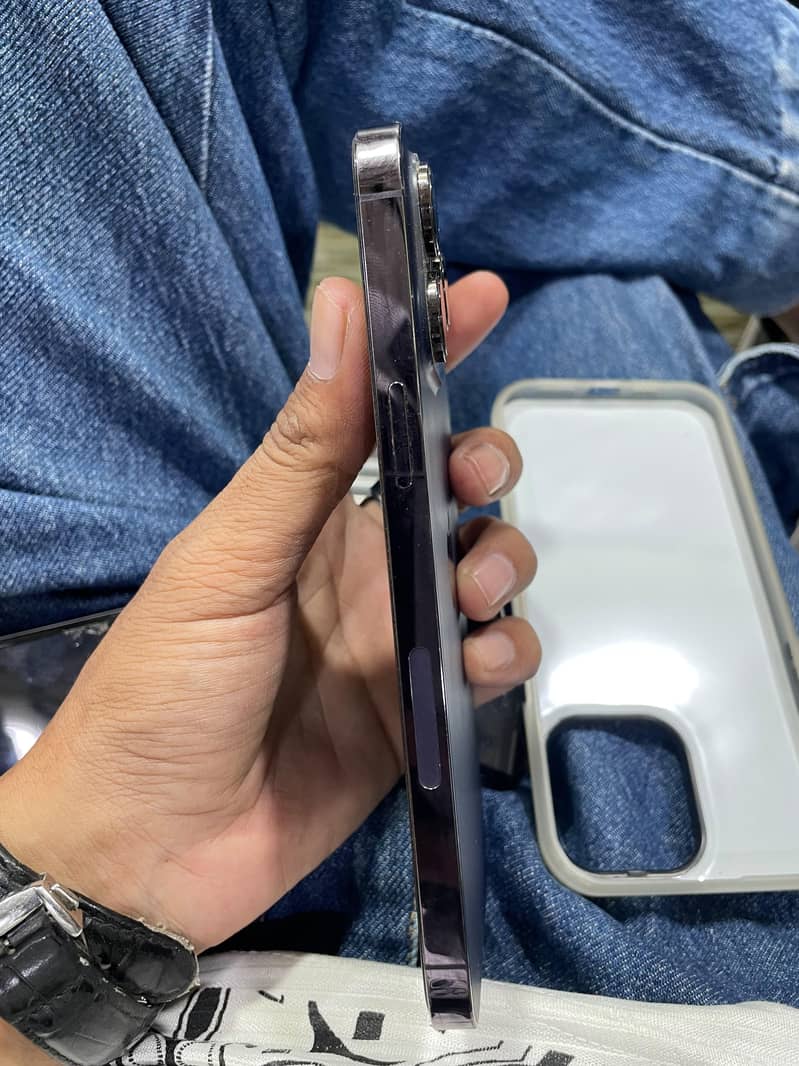 Apple iPhone 14 Pro Max 3