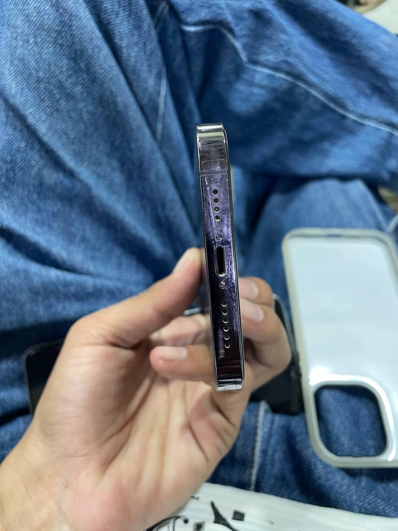 Apple iPhone 14 Pro Max 8