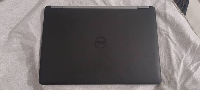Dall Latitude E7270 Core I5 6th generation