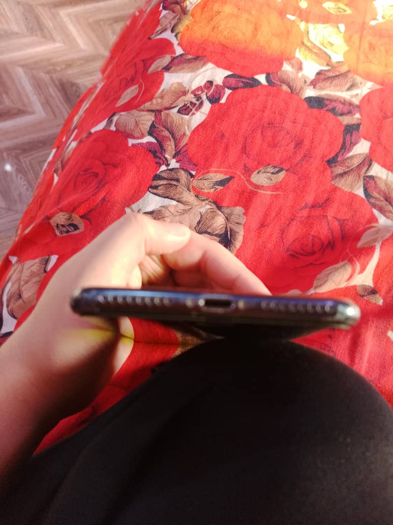 Apple iPhone 7 Plus 6