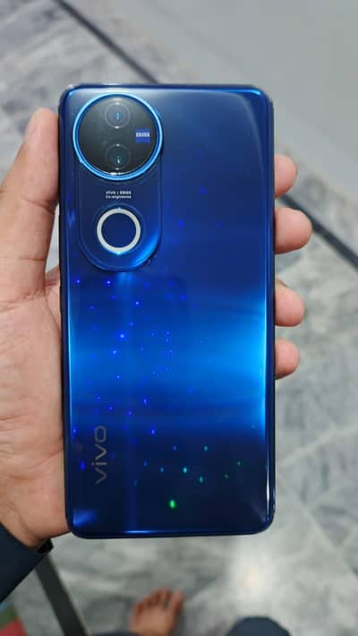 Vivo V50
