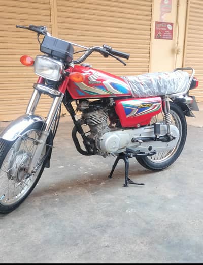 Honda CG-125. . . {2022} Karachi Number. . . . . 0332/3048857
