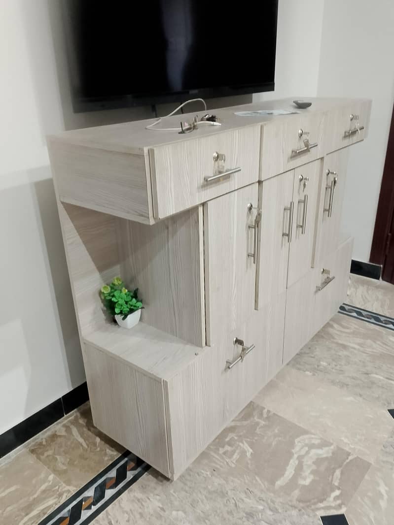 wodeen cupboard 2