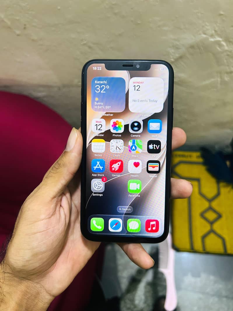 Apple iPhone 11 Pro 4