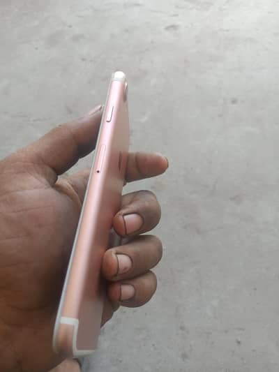 Apple iPhone 7