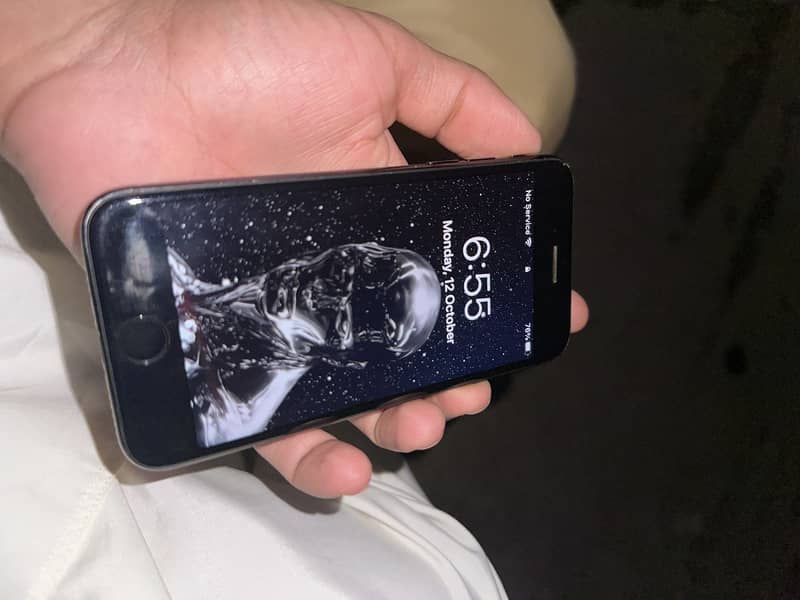 Apple iPhone 7 4