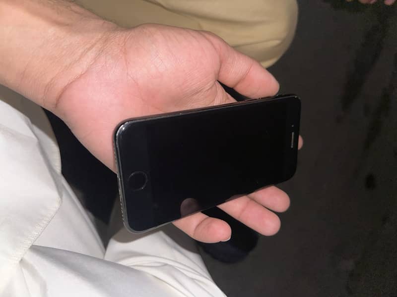 Apple iPhone 7 5