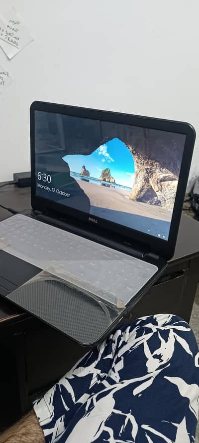 Laptop Dell Inspiron 3521 10/10 Condition
