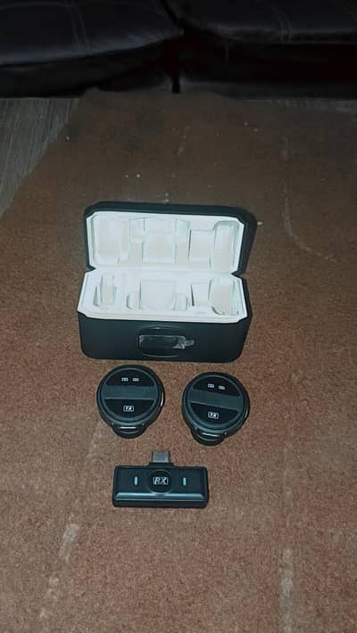 Wireless Microphone TX RX Set with Charging Case – For Sale