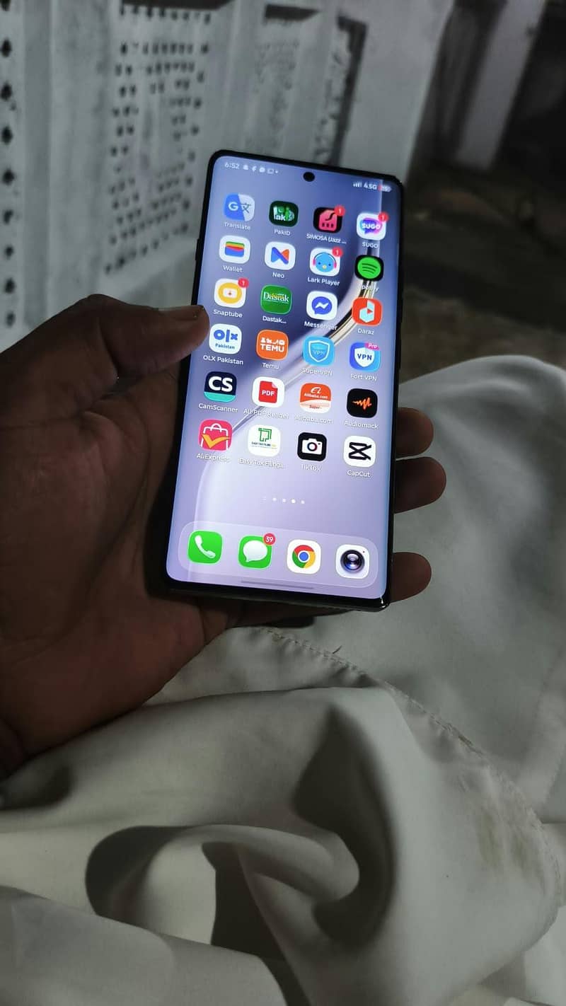 Tecno CAMON 40 Pro 2