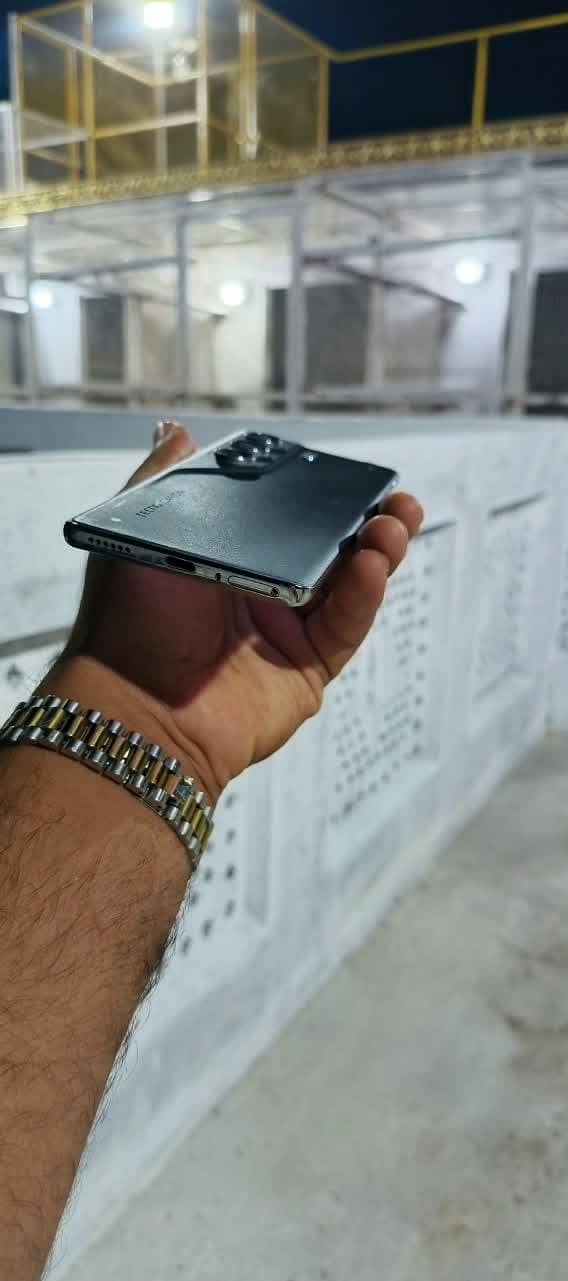 Tecno CAMON 40 Pro 4